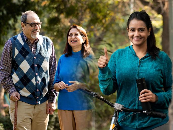Best longevity tips : Smoking reduces life expectancy and causes cancer avoiding smoking benefits | Best longevity tips : तुमचं आयुष्य १० वर्षांनी कमी करू शकते एक सवय; वाढत्या वयात गंभीर आजार होण्याआधीच सावध व्हा