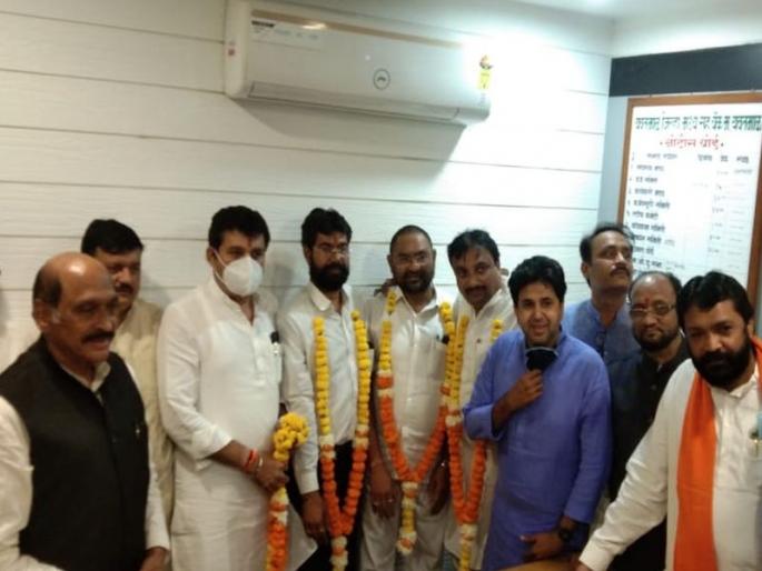 Tikaram Konghare as Chairman of Yavatmal District Bank; Power of Mahavikas Aghadi | यवतमाळ जिल्हा बँकेच्या अध्यक्षपदी टिकाराम कोंघरे; महाविकास आघाडीची सत्ता Tikaram Konghare as Chairman of Yavatmal District Bank; Power of Mahavikas Aghadi | यवतमाळ जिल्हा बँकेच्या अध्यक्षपदी टिकाराम कोंघरे; महाविकास आघाडीची सत्ता