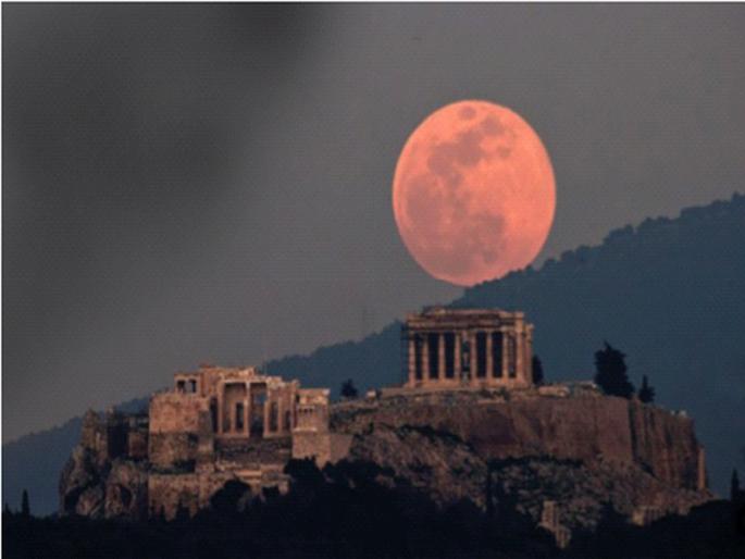Watch tomorrow's alluring 'Super Pink Moon' | नभांगणात उद्या पाहा विलोभनीय ‘सुपर पिंक मून’; खगोलप्रेमींसाठी मोठी पर्वणी Watch tomorrow's alluring 'Super Pink Moon' | नभांगणात उद्या पाहा विलोभनीय ‘सुपर पिंक मून’; खगोलप्रेमींसाठी मोठी पर्वणी