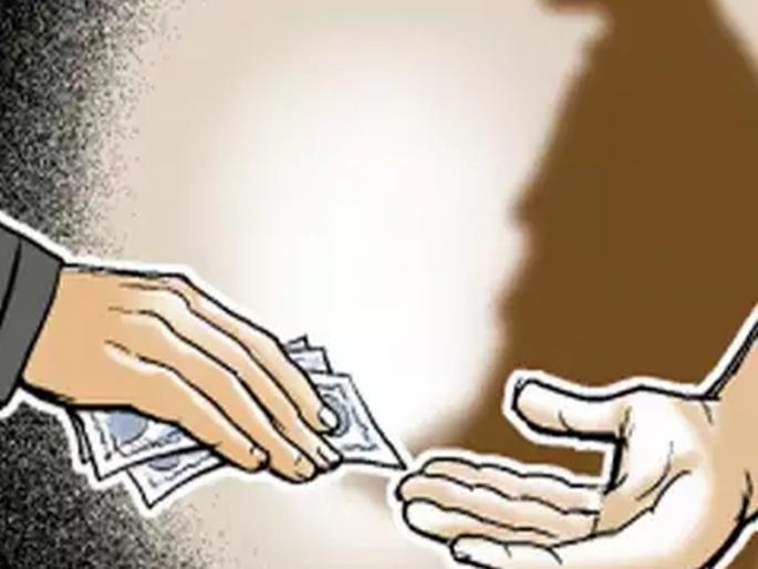 Rajapur resident Deputy Tehsildar arrested for taking bribe | राजापूरच्या निवासी नायब तहसीलदारांना लाच घेताना अटक Rajapur resident Deputy Tehsildar arrested for taking bribe | राजापूरच्या निवासी नायब तहसीलदारांना लाच घेताना अटक