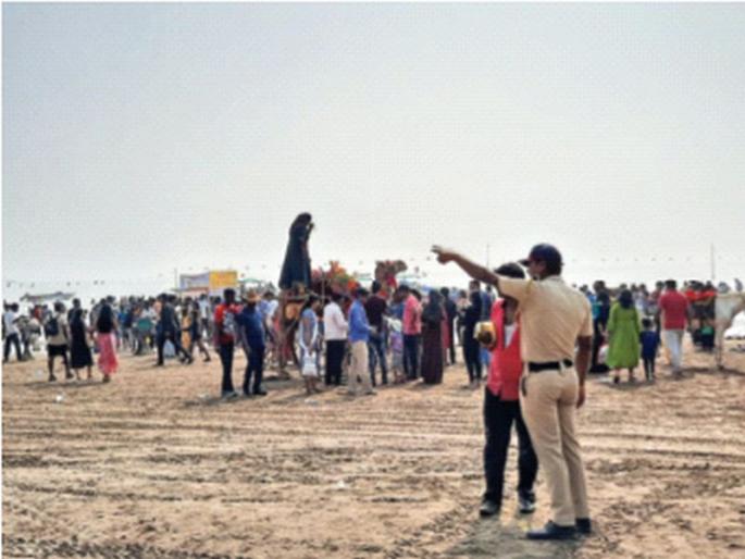 Police eye on parties; Raigad police try to find the link | पार्ट्यांवर पोलिसांची नजर; लिंक शोधण्याचा रायगड पोलिसांचा प्रयत्न Police eye on parties; Raigad police try to find the link | पार्ट्यांवर पोलिसांची नजर; लिंक शोधण्याचा रायगड पोलिसांचा प्रयत्न