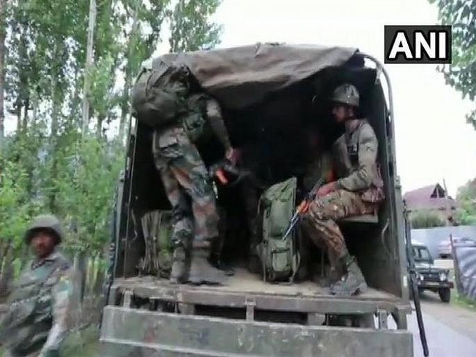 Jammu And Kashmir: One terrorist killed, one injured in Sopore clash | Jammu And Kashmir : सोपोर चकमकीत एका दहशतवाद्याचा खात्मा, एक जवान जखमी Jammu And Kashmir: One terrorist killed, one injured in Sopore clash | Jammu And Kashmir : सोपोर चकमकीत एका दहशतवाद्याचा खात्मा, एक जवान जखमी
