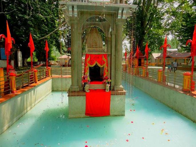 17 temples and religious places in Jammu and Kashmir will be repair government will spend ₹ 17 crore for restoration | जम्मू-काश्मिरातील 17 मंदिरे आणि धार्म स्थळांचा कायापालट होणार, जीर्णोद्धारासाठी ₹17 कोटी खर्च करणार सरकार