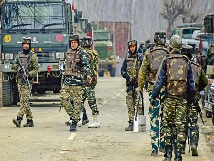 5,000 more armed police leave Kashmir Valley; Panic in public | काश्मीर खोऱ्यात आणखी २८ हजार सशस्त्र पोलीस रवाना; जनतेत घबराट 5,000 more armed police leave Kashmir Valley; Panic in public | काश्मीर खोऱ्यात आणखी २८ हजार सशस्त्र पोलीस रवाना; जनतेत घबराट