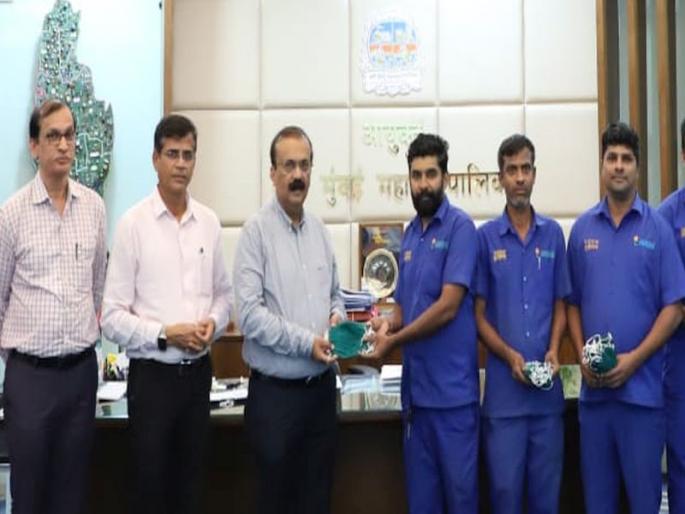 'Three R' Centers at 92 locations for Clean Diwali, Happy Diwali; Sanitation Mission of Navi Municipal Corporation | स्वच्छ दिवाळी, शुभ दिवाळीसाठी ९२ ठिकाणी ‘थ्री आर’ सेंटर; महापालिकेचे स्वच्छता अभियान 'Three R' Centers at 92 locations for Clean Diwali, Happy Diwali; Sanitation Mission of Navi Municipal Corporation | स्वच्छ दिवाळी, शुभ दिवाळीसाठी ९२ ठिकाणी ‘थ्री आर’ सेंटर; महापालिकेचे स्वच्छता अभियान