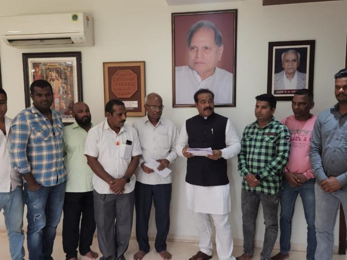 jnpa agreed to increase salary up to rs 15000 for contract workers in ports | जेएनपीए बंदरांतील कंत्राटी पद्धतीवर काम करणाऱ्या कामगारांना १५ हजार रुपयांपर्यंत पगारवाढीचा करार jnpa agreed to increase salary up to rs 15000 for contract workers in ports | जेएनपीए बंदरांतील कंत्राटी पद्धतीवर काम करणाऱ्या कामगारांना १५ हजार रुपयांपर्यंत पगारवाढीचा करार