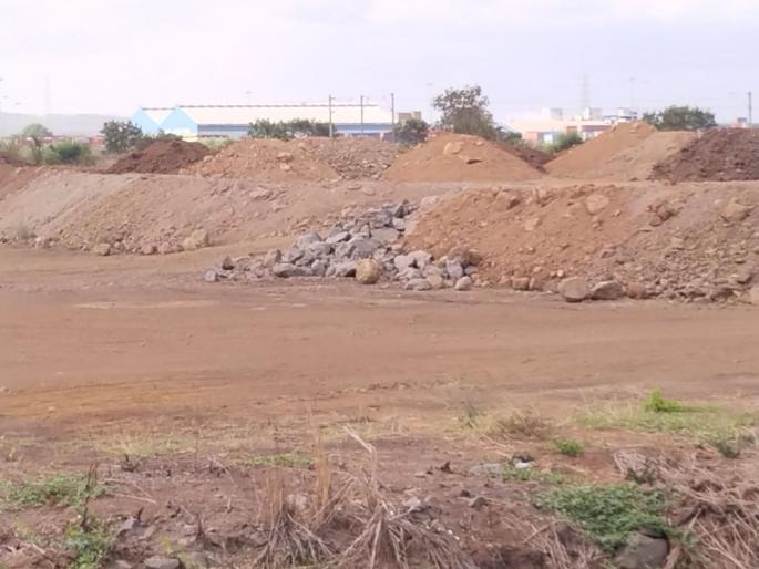 JNPA 12.5% land use of freely available waste debris instead of clay soil for backfilling | जेएनपीए साडेबारा टक्के भूखंडावर भरावासाठी मुरुम -माती ऐवजी फुकट मिळणाऱ्या टाकाऊ डेब्रीजचा वापर JNPA 12.5% land use of freely available waste debris instead of clay soil for backfilling | जेएनपीए साडेबारा टक्के भूखंडावर भरावासाठी मुरुम -माती ऐवजी फुकट मिळणाऱ्या टाकाऊ डेब्रीजचा वापर