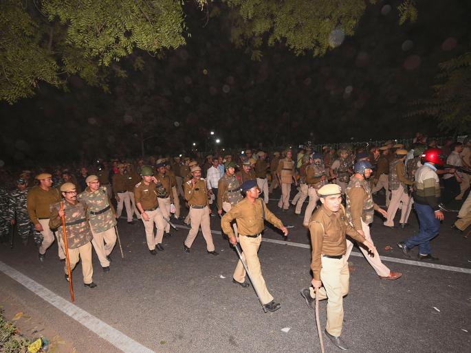 The public should have faith in the law | जनतेचा कायद्यावरील विश्वास कायम हवा The public should have faith in the law | जनतेचा कायद्यावरील विश्वास कायम हवा