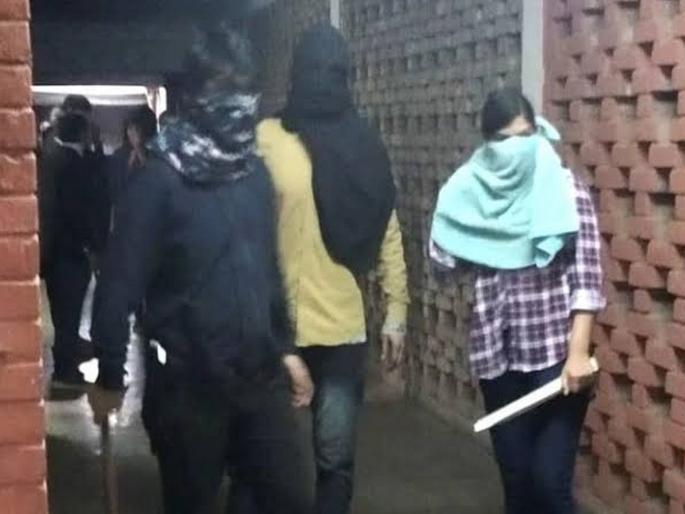 jnu violence 7 more persons from whatsapp group identified by delhi police | JNU Violence: हिंसाचारामागे 'तो' व्हॉट्सअॅप ग्रुप; 7 जणांची ओळख पटली jnu violence 7 more persons from whatsapp group identified by delhi police | JNU Violence: हिंसाचारामागे 'तो' व्हॉट्सअॅप ग्रुप; 7 जणांची ओळख पटली
