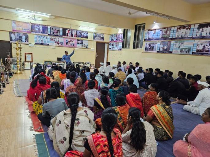 Ganeshotsav of Hivre Bazar will be celebrated under the leadership of women this year; Response to Referendum Campaign | हिवरे बाजारचा गणेशोत्सव यंदा महिलांच्या अधिपत्याखालीच साजरा होणार; लोकमतच्या मोहिमेला प्रतिसाद Ganeshotsav of Hivre Bazar will be celebrated under the leadership of women this year; Response to Referendum Campaign | हिवरे बाजारचा गणेशोत्सव यंदा महिलांच्या अधिपत्याखालीच साजरा होणार; लोकमतच्या मोहिमेला प्रतिसाद