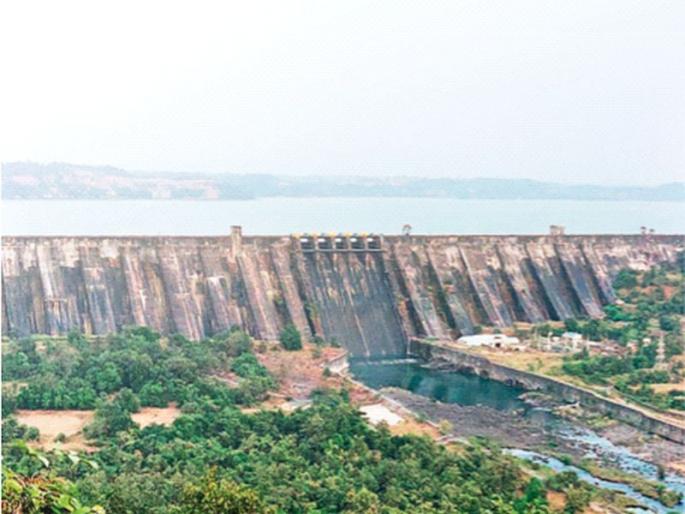 Mumbaikars, due to less rain, the month of May will pass badly; 90 percent stock in seven dams | मुंबईकरांनो कमी पावसामुळे मे महिना कसाबसा निघणार; सात धरणांत ९० टक्के साठा Mumbaikars, due to less rain, the month of May will pass badly; 90 percent stock in seven dams | मुंबईकरांनो कमी पावसामुळे मे महिना कसाबसा निघणार; सात धरणांत ९० टक्के साठा