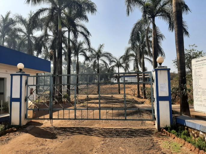 32 workers of Thermolab company in Lotte were suddenly fired | लोटेतील थर्मोलॅब कंपनीतील ३२ कामगारांना अचानक कामावरून काढले 32 workers of Thermolab company in Lotte were suddenly fired | लोटेतील थर्मोलॅब कंपनीतील ३२ कामगारांना अचानक कामावरून काढले