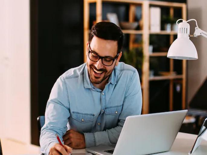 This Man Got Promotions Salary Hikes After Doing Nothing for Five Years | काहीच काम न करता ५ वर्षे मिळवली प्रमोशन, पगारवाढ; अखेर स्वत:चं सांगितलं 'डार्क सीक्रेट' This Man Got Promotions Salary Hikes After Doing Nothing for Five Years | काहीच काम न करता ५ वर्षे मिळवली प्रमोशन, पगारवाढ; अखेर स्वत:चं सांगितलं 'डार्क सीक्रेट'