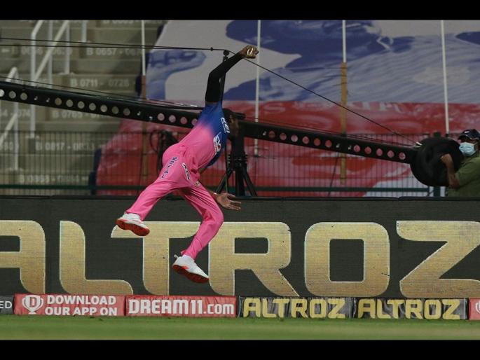 MI vs RR Latest News : What a catch from Jofra Archer, one of the best ever; Sachin Tendulkar tweet goes viral, Video | MI vs RR Latest News : असं वाटलं की तो घरी बल्ब बदलतोय; जोफ्रा आर्चरच्या अफलातून कॅच पाहून सचिन तेंडुलकर थक्क, Video