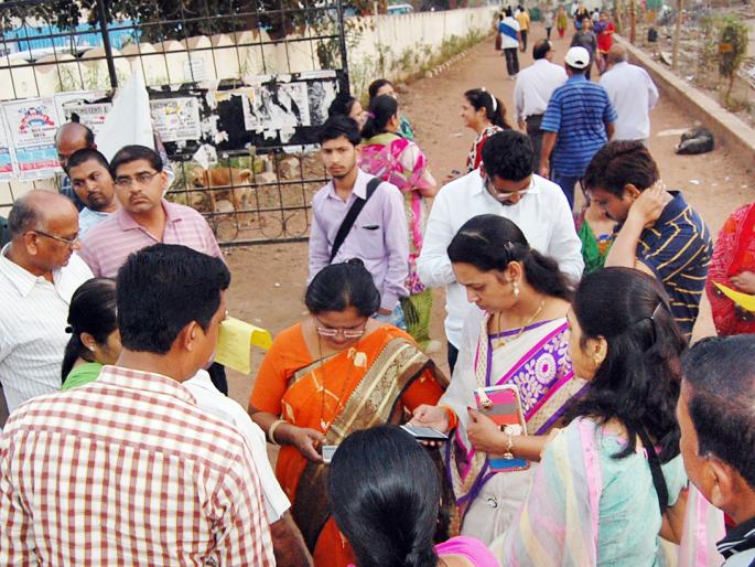 Interaction with people on the jogging track led by mayor | महापौरांनी साधला जॉगिंग ट्रॅकवरील लोकांशी संवाद Interaction with people on the jogging track led by mayor | महापौरांनी साधला जॉगिंग ट्रॅकवरील लोकांशी संवाद