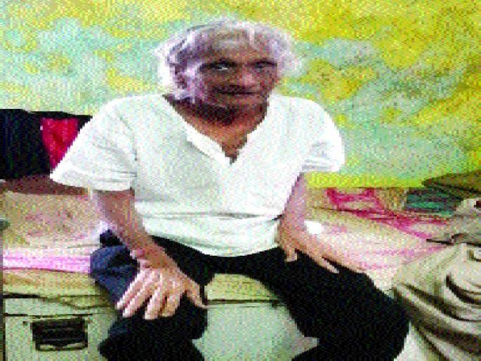 The poet has issued a 'house for the house', a notice issued by the municipality of the dangerous building | कवीला कुणी ‘घर देता का घर’, धोकादायक इमारतीला पालिकेने बजावली नोटीस