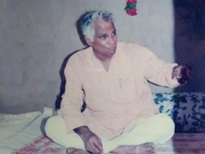 George's collaboration with Kolhapur, in the hill of Dhara to cooperate in Azara taluka | जॉर्ज यांचे कोल्हापूरशी ऋणानुबंध, जाजमावर बसून भाजी-भाकरीचा आस्वाद George's collaboration with Kolhapur, in the hill of Dhara to cooperate in Azara taluka | जॉर्ज यांचे कोल्हापूरशी ऋणानुबंध, जाजमावर बसून भाजी-भाकरीचा आस्वाद