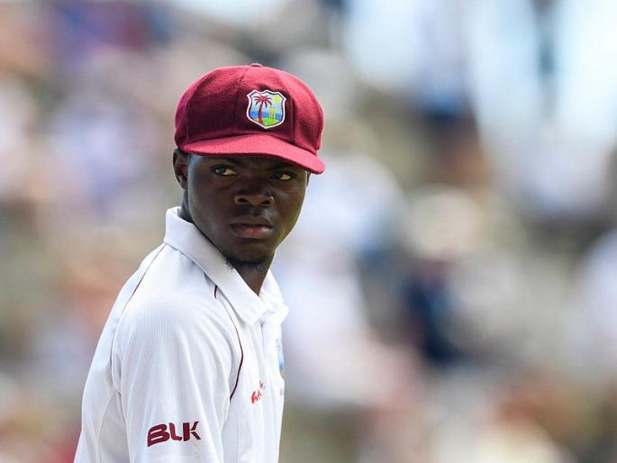 Met by a standing ovation, Alzarri Joseph has chosen to bat for the West Indies and for the memory of his mother Sharon. | सलाम; आईच्या निधनानंतरही 'तो' देशासाठी मैदानावर परतला, क्रिकेटविश्वात कौतुक