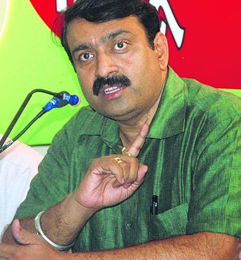 If you do not manage, leave the job: Sandeep Joshi is angry with the Deputy Commissioner | झेपत नसेल तर नोकरी सोडा : उपायुक्तांवर संतापले संदीप जोशी