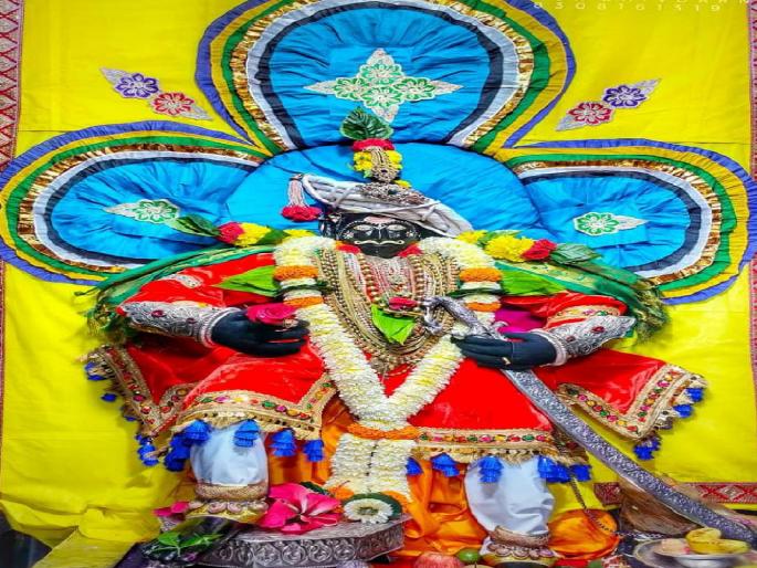 On the second day of the Navratri festival Jotiba three petalled stone ornamental puja of the lotus flower | Navratri 2023: दुसऱ्या माळेला जोतिबाची कमळ पुष्पाच्या तीन पाकळ्यातील खडी अलंकारीक पूजा