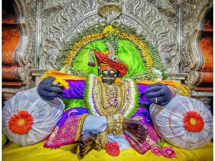 Religious rites on Jyotiba in the presence of a few dignitaries | मोजक्याच मानकऱ्यांच्या उपस्थितीत ज्योतिबावर धार्मिक विधी Religious rites on Jyotiba in the presence of a few dignitaries | मोजक्याच मानकऱ्यांच्या उपस्थितीत ज्योतिबावर धार्मिक विधी