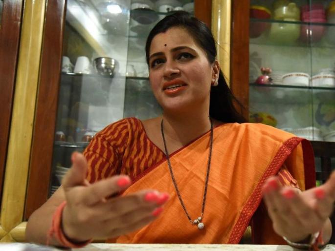 The attackers were felicitated, but the ex-soldier was kicked and punched | हल्लेखोरांचा सत्कार-माजी सैनिकाला मात्र लाथा बुक्क्यांचा मार