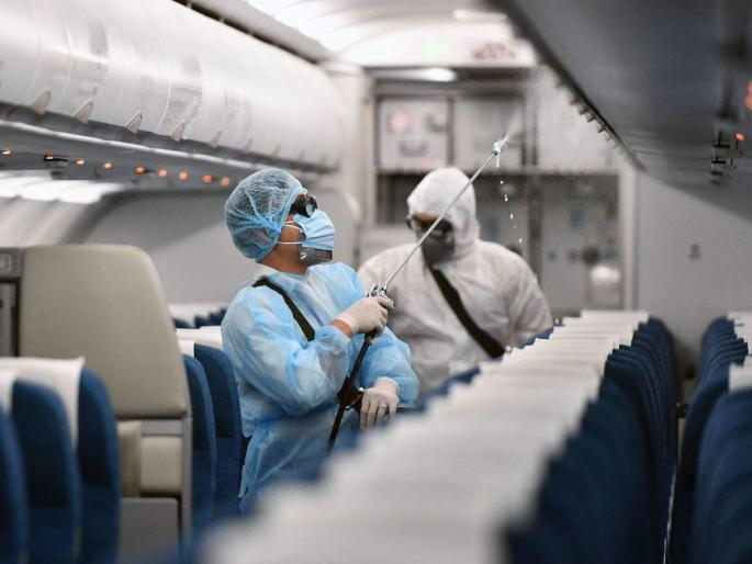Airline passengers will not like the binding of PPE kits | पीपीई किटचे बंधन विमान प्रवाशांना आवडणार नाही Airline passengers will not like the binding of PPE kits | पीपीई किटचे बंधन विमान प्रवाशांना आवडणार नाही