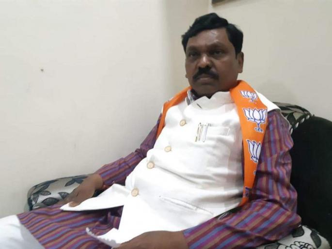 Fake Facebook account of Ashok Nete | भाजपा खासदाराच्या नावाने बनावट फेसबुक अकाउंट, पैसेही मागितले Fake Facebook account of Ashok Nete | भाजपा खासदाराच्या नावाने बनावट फेसबुक अकाउंट, पैसेही मागितले