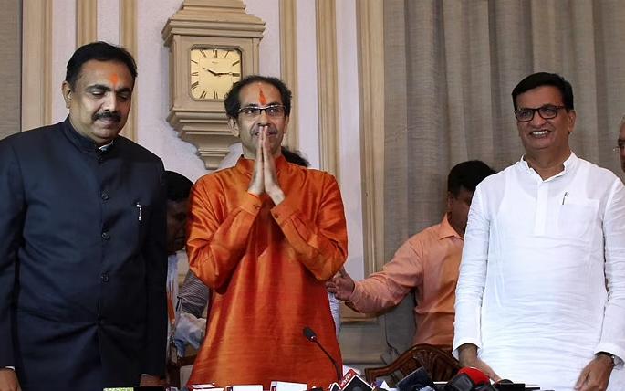 The story of one year, three wheels and four leaders | एक वर्ष, तीन चाकं आणि चार नेत्यांची गोष्ट The story of one year, three wheels and four leaders | एक वर्ष, तीन चाकं आणि चार नेत्यांची गोष्ट