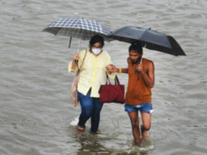 heavy rain in mumbai; low after evening | Mumbai Rain: गरजणारा बरसला; मुंबईभर पावसाचा राडा, संध्याकाळनंतर जाेर ओसरला heavy rain in mumbai; low after evening | Mumbai Rain: गरजणारा बरसला; मुंबईभर पावसाचा राडा, संध्याकाळनंतर जाेर ओसरला