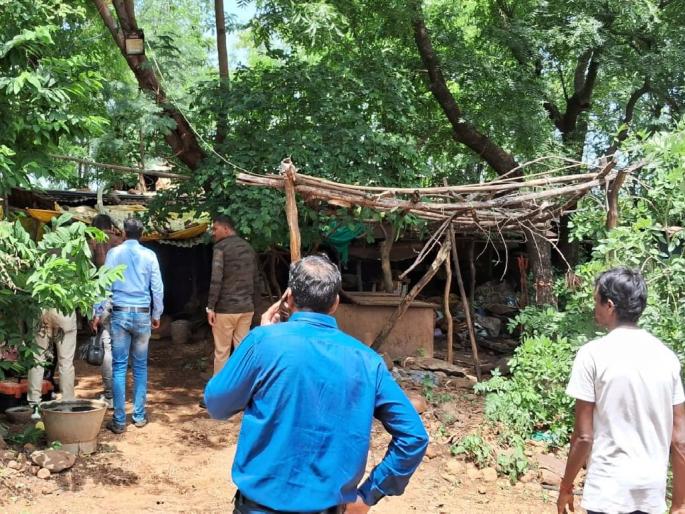 Brutal killing of two old people on the hill near Talegaon village of yavatmal district | तळेगाव येथे दोन वृद्धांची निर्घृण हत्या, गावालगतच्या टेकडीवरील थरारक घटना Brutal killing of two old people on the hill near Talegaon village of yavatmal district | तळेगाव येथे दोन वृद्धांची निर्घृण हत्या, गावालगतच्या टेकडीवरील थरारक घटना