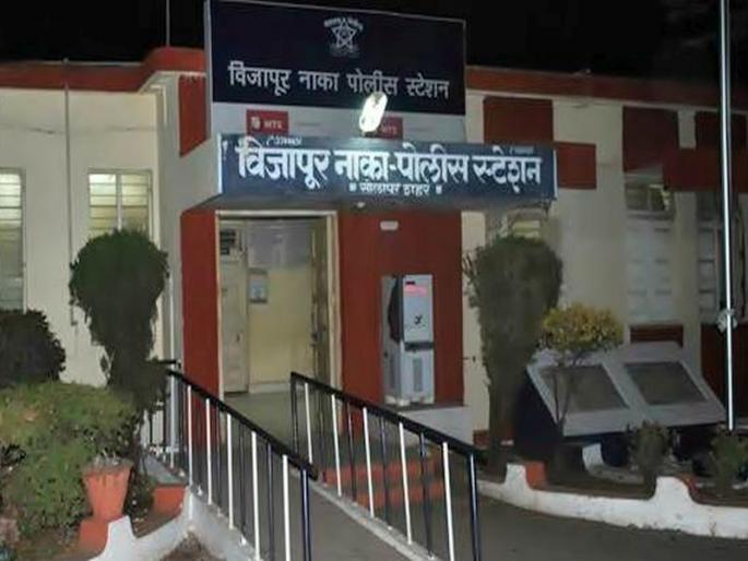 Harassment of the married by luring them into marriage; Case registered, incident in Solapur | लग्नाचे आमिष दाखवून विवाहितेवर अत्याचार; गुन्हा दाखल, सोलापूरमधील घटना Harassment of the married by luring them into marriage; Case registered, incident in Solapur | लग्नाचे आमिष दाखवून विवाहितेवर अत्याचार; गुन्हा दाखल, सोलापूरमधील घटना