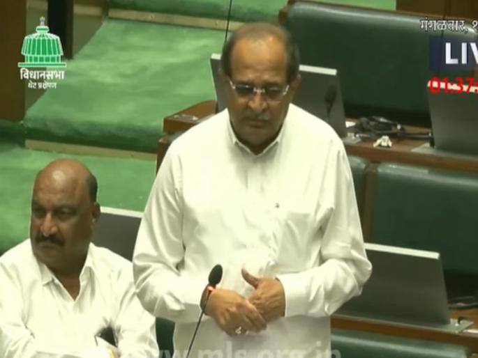Gujarat's encroachment on Maharashtra's land; Promise to resolve Radhakrishna Vikhe-Patal disputes | महाराष्ट्राच्या जमिनीवर गुजरातचे अतिक्रमण; राधाकृष्ण विखे-पाटलांचे वाद सोडवण्याचे आश्वासन Gujarat's encroachment on Maharashtra's land; Promise to resolve Radhakrishna Vikhe-Patal disputes | महाराष्ट्राच्या जमिनीवर गुजरातचे अतिक्रमण; राधाकृष्ण विखे-पाटलांचे वाद सोडवण्याचे आश्वासन