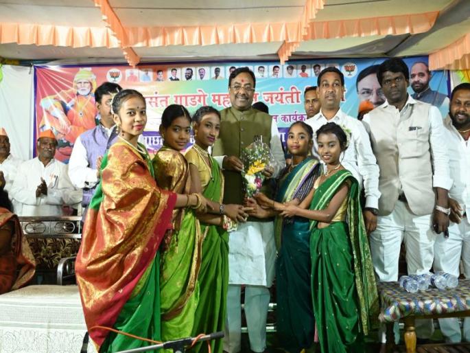 Vairagyamurti Gadge Maharaj's thoughts should reach every household - Sudhir Mungantiwar | वैराग्यमूर्ती गाडगे महाराजांचे विचार घराघरांत पोहोचावे- सुधीर मुनगंटीवार Vairagyamurti Gadge Maharaj's thoughts should reach every household - Sudhir Mungantiwar | वैराग्यमूर्ती गाडगे महाराजांचे विचार घराघरांत पोहोचावे- सुधीर मुनगंटीवार