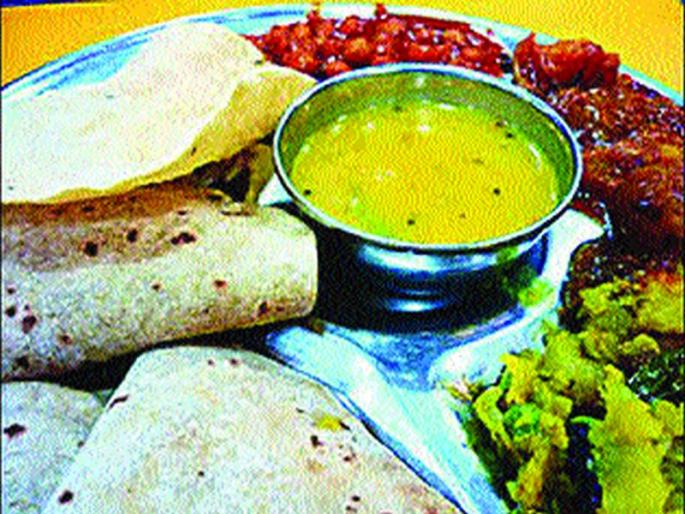 Patients in Bhayanderpada get healthy food every day; 1200 people are enjoying | भाईंदरपाड्यातील रुग्णांना रोज मिळतेय सकस जेवण; १२०० जण घेत आहेत आस्वाद Patients in Bhayanderpada get healthy food every day; 1200 people are enjoying | भाईंदरपाड्यातील रुग्णांना रोज मिळतेय सकस जेवण; १२०० जण घेत आहेत आस्वाद