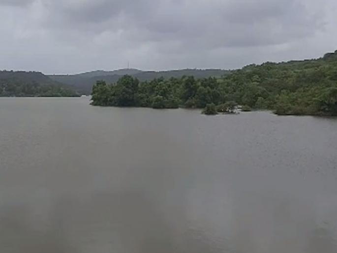 Sheel Dam, which supplies water to Ratnagiri, overflows due to heavy rains; Satisfaction among citizens | रत्नागिरीला पाणीपुरवठा करणारे शीळ धरण मुसळधार पावसाने ओवरफ्लो; नागरिकांमध्ये समाधान Sheel Dam, which supplies water to Ratnagiri, overflows due to heavy rains; Satisfaction among citizens | रत्नागिरीला पाणीपुरवठा करणारे शीळ धरण मुसळधार पावसाने ओवरफ्लो; नागरिकांमध्ये समाधान