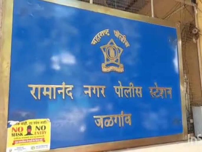 As soon as the house owner went to the village due to the election, nine and a half tolas of gold was lost; Burglary in Sambhajinagar | निवडणुकीमुळे घरमालक गावी जाताच साडेनऊ तोळे सोने लंपास; संभाजीनगरमध्ये घरफोडी As soon as the house owner went to the village due to the election, nine and a half tolas of gold was lost; Burglary in Sambhajinagar | निवडणुकीमुळे घरमालक गावी जाताच साडेनऊ तोळे सोने लंपास; संभाजीनगरमध्ये घरफोडी