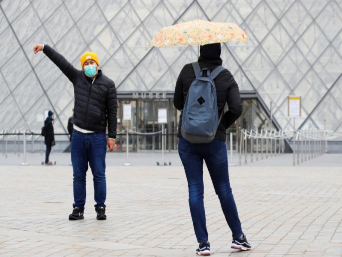 Welcome of foreign tourists from some countries; US and France bans Indian tourists | काही देशांकडून विदेशी पर्यटकांचे स्वागत; अमेरिका, फ्रान्समध्ये भारतीय पर्यटकांना बंदी Welcome of foreign tourists from some countries; US and France bans Indian tourists | काही देशांकडून विदेशी पर्यटकांचे स्वागत; अमेरिका, फ्रान्समध्ये भारतीय पर्यटकांना बंदी