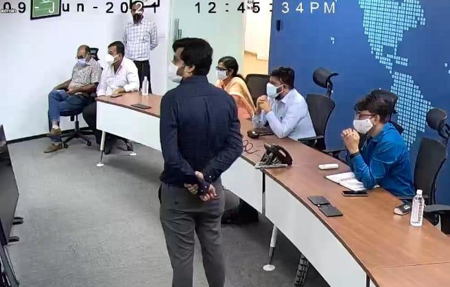 Evacuation of 28 persons from 2 high risk buildings recognizing the danger of heavy rains | अतिवृष्टीचा धोका ओळखून 2 अतिधोकादायक इमारतीतील २८ जणांचे स्थलांतर Evacuation of 28 persons from 2 high risk buildings recognizing the danger of heavy rains | अतिवृष्टीचा धोका ओळखून 2 अतिधोकादायक इमारतीतील २८ जणांचे स्थलांतर