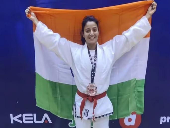 International jujitsu athlete Rohini Kalam ends her life; she gets a call and goes to her room... | आंतरराष्ट्रीय जुजित्सू खेळाडू रोहिणी कलम यांनी आयुष्य संपविले; एक फोन आला आणि ती खोलीत गेली... International jujitsu athlete Rohini Kalam ends her life; she gets a call and goes to her room... | आंतरराष्ट्रीय जुजित्सू खेळाडू रोहिणी कलम यांनी आयुष्य संपविले; एक फोन आला आणि ती खोलीत गेली...