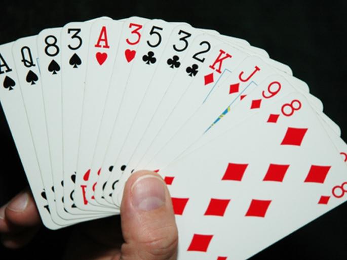 Gambling den raided in Ulhasnagar case registered against 33 people | उल्हासनगरात जुगार अड्ड्यावर धाड, ३३ जणांवर गुन्हा दाखल Gambling den raided in Ulhasnagar case registered against 33 people | उल्हासनगरात जुगार अड्ड्यावर धाड, ३३ जणांवर गुन्हा दाखल