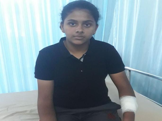 National shooter Julie Dhage injured in a state-level Archery tournament in Chiplun | चिपळूणमध्ये राज्यस्तरीय आर्चरी स्पर्धेत बाण लागून राष्ट्रीय नेमबाज जुई ढगे जखमी 