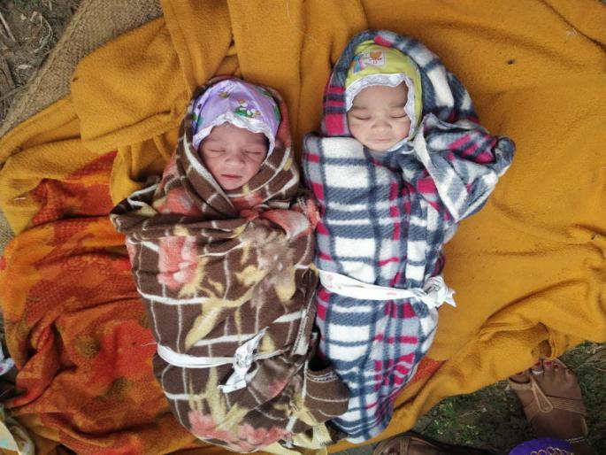 Address of parents of 'those' about twins who found in garbage box | कचऱ्यात टाकलेल्या ‘ त्या ’ जुळ्या मुलांच्या पालकांचा पत्ता सापडला Address of parents of 'those' about twins who found in garbage box | कचऱ्यात टाकलेल्या ‘ त्या ’ जुळ्या मुलांच्या पालकांचा पत्ता सापडला