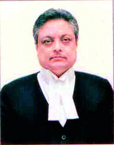 Oppose to change headquarters of Justice Haq: HCBA resolution | न्या. हक यांचे मुख्यालय बदलण्याला विरोध  : 'एचसीबीए'चा ठराव Oppose to change headquarters of Justice Haq: HCBA resolution | न्या. हक यांचे मुख्यालय बदलण्याला विरोध  : 'एचसीबीए'चा ठराव