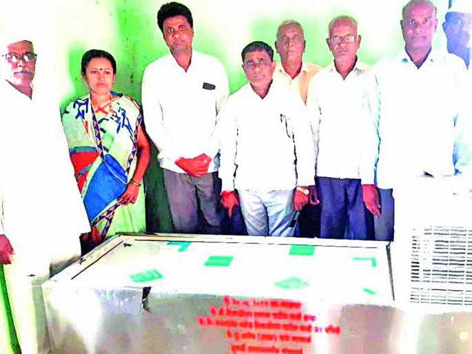 Air-conditioned coffin in memory of sister | बहिणीच्या स्मृत्यर्थ वातानुकूलित शवपेटी Air-conditioned coffin in memory of sister | बहिणीच्या स्मृत्यर्थ वातानुकूलित शवपेटी