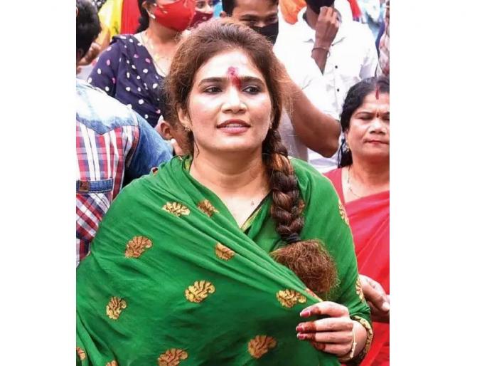 ncp leader jwala dhote controversial statement on prostitution amid prostitute agitation in nagpur | बलात्कार करायचा असेल तर वारांगणांवर करा, सुसंस्कृत घरातील महिलांवर नको; राष्ट्रवादीच्या महिला नेत्याचं वक्तव्य ncp leader jwala dhote controversial statement on prostitution amid prostitute agitation in nagpur | बलात्कार करायचा असेल तर वारांगणांवर करा, सुसंस्कृत घरातील महिलांवर नको; राष्ट्रवादीच्या महिला नेत्याचं वक्तव्य