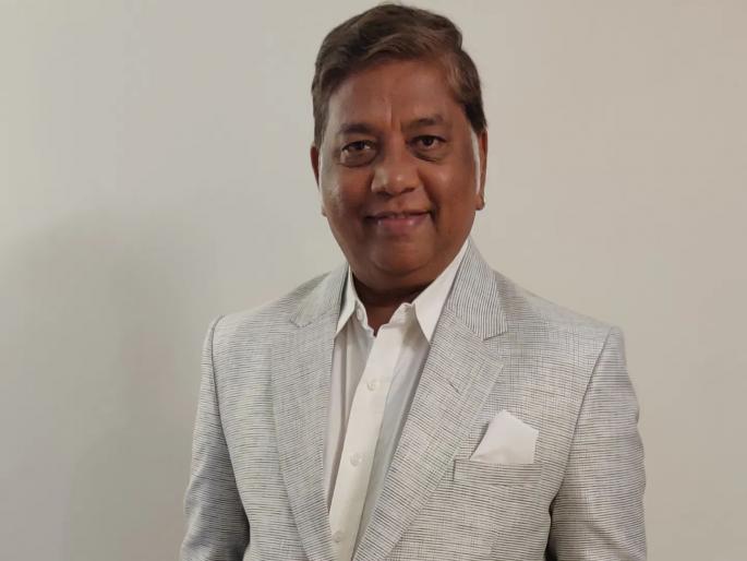 A new guest came to Jaywant Wadkar's house, gave a warm welcome; The video went viral | जयवंत वाडकर यांच्या घरी आली नवी पाहुणी, केलं जंगी स्वागत; व्हिडीओ झाला व्हायरल A new guest came to Jaywant Wadkar's house, gave a warm welcome; The video went viral | जयवंत वाडकर यांच्या घरी आली नवी पाहुणी, केलं जंगी स्वागत; व्हिडीओ झाला व्हायरल