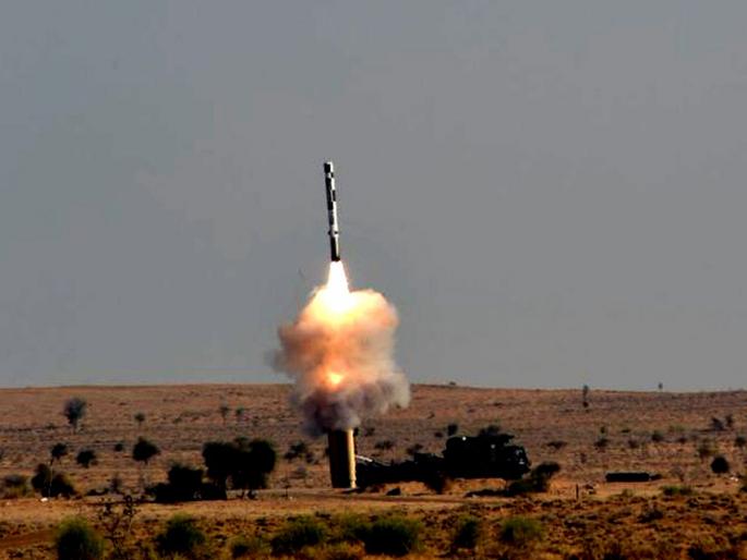 BrahMos will rule the world; Land, water, air... will attack from anywhere | खतरनाक! ब्रम्होस जगावर राज्य करणार; जमीन, पाणी, हवा...शत्रूवर कुठूनही वार करणार BrahMos will rule the world; Land, water, air... will attack from anywhere | खतरनाक! ब्रम्होस जगावर राज्य करणार; जमीन, पाणी, हवा...शत्रूवर कुठूनही वार करणार