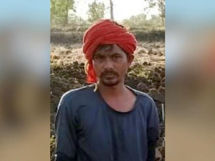 A 28-year-old youth hanged himself from a tree in the farm | २८ वर्षीय युवकाने शेतातील झाडाला घेतला गळफास; आत्महत्येचे कारण अस्पष्ट A 28-year-old youth hanged himself from a tree in the farm | २८ वर्षीय युवकाने शेतातील झाडाला घेतला गळफास; आत्महत्येचे कारण अस्पष्ट