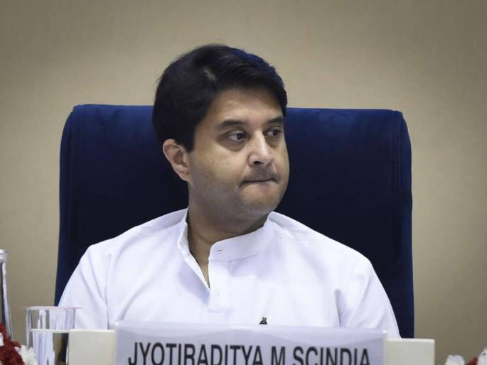 madhya pradesh mp mohan yadav cabinet expansion setback jyotiraditya scindia 4 supporters ministers | मध्य प्रदेशात ज्योतिरादित्य शिंदे कॅम्पचा प्रभाव घटला; नव्या सरकारमध्ये मागच्या वेळेपेक्षा कमी मंत्री